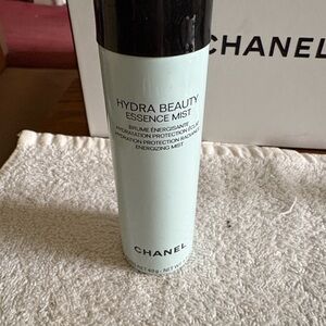 CHANEL Hydra Beauty Essence Mist
